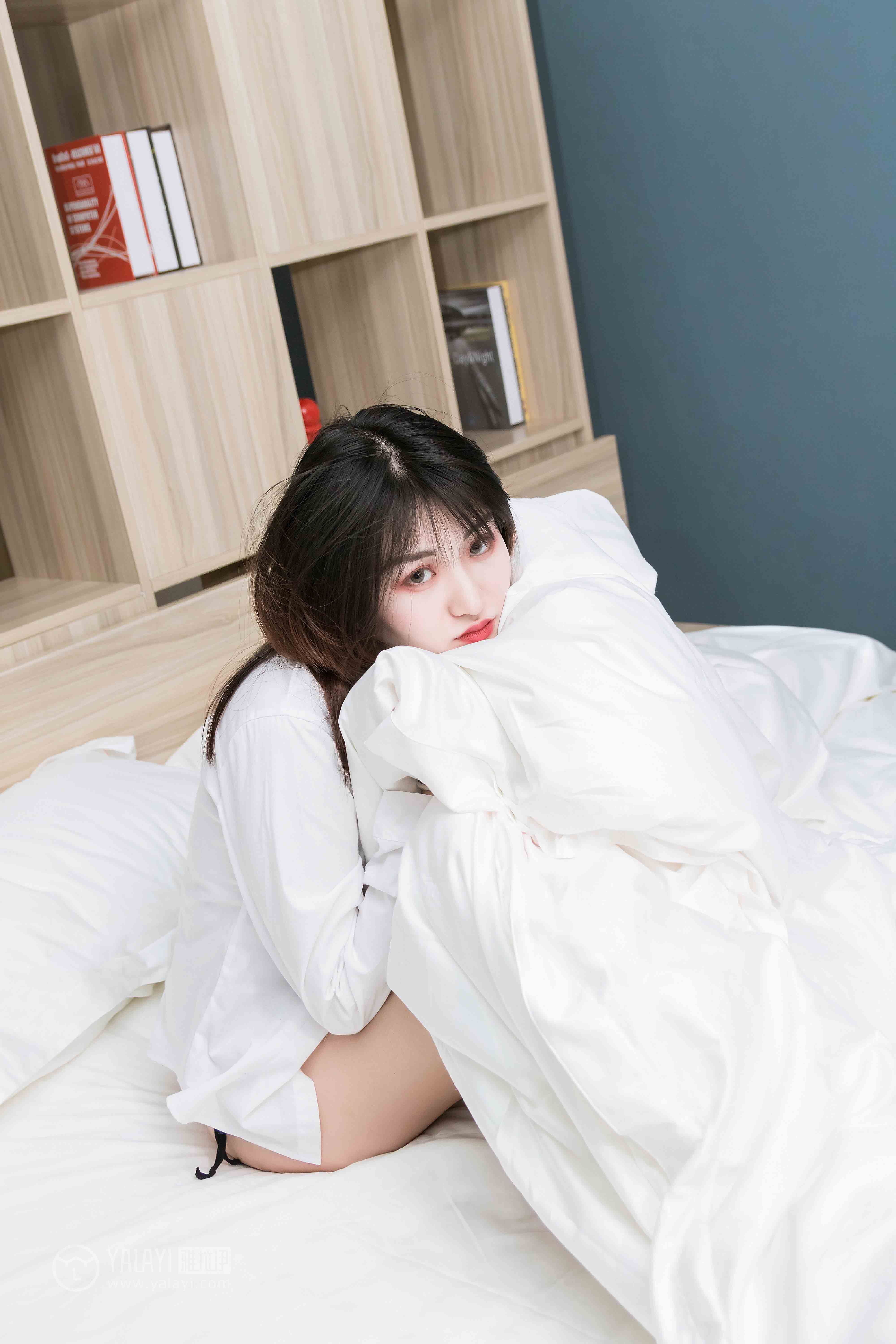 [YALAYI雅拉伊]2019.03.22NO.221极品秘书娇子插图2